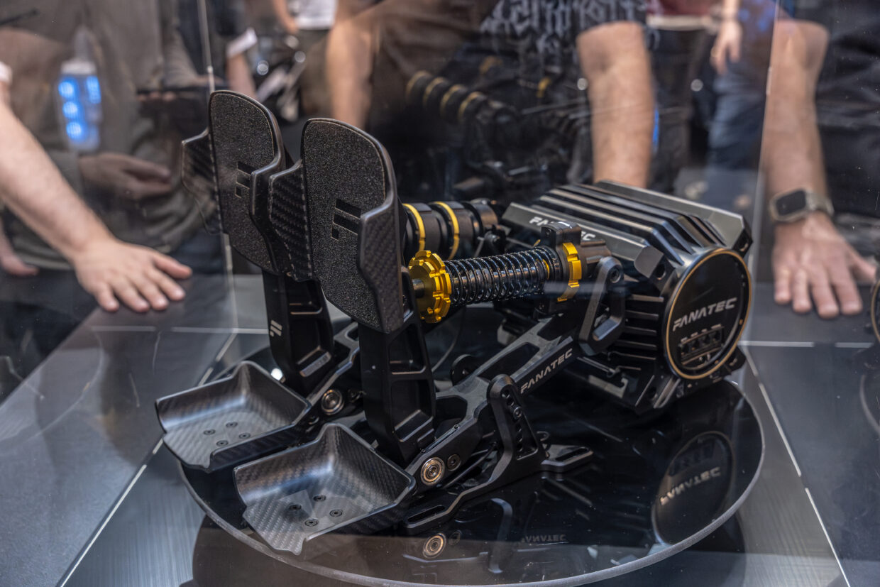 Fanatec Podium Pedals Formula op SimRacingExpo